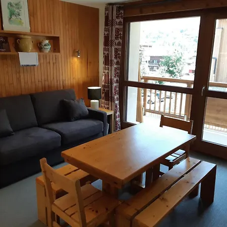 2 Pieces Avec Balcon Au Coeur De 1550, Proche Des Pistes Et Commerces - Fr-1-514-7 Courchevel